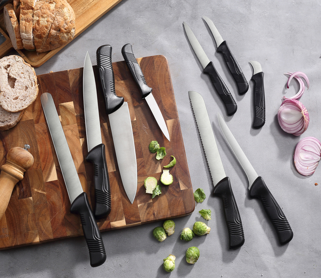Сет кухињских ножева од 9 делова од нерђајућег челика са црним ПП ручкама
