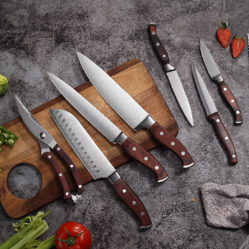 Faca Forjada vs Faca Estampada